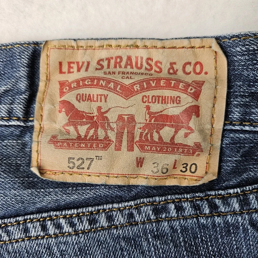 Levis levi 527
